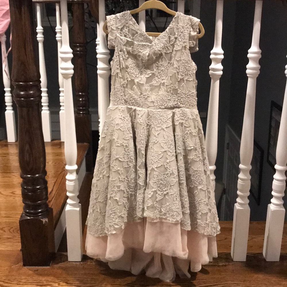 Joyfolie beige lace dress w tulle underlay size 5